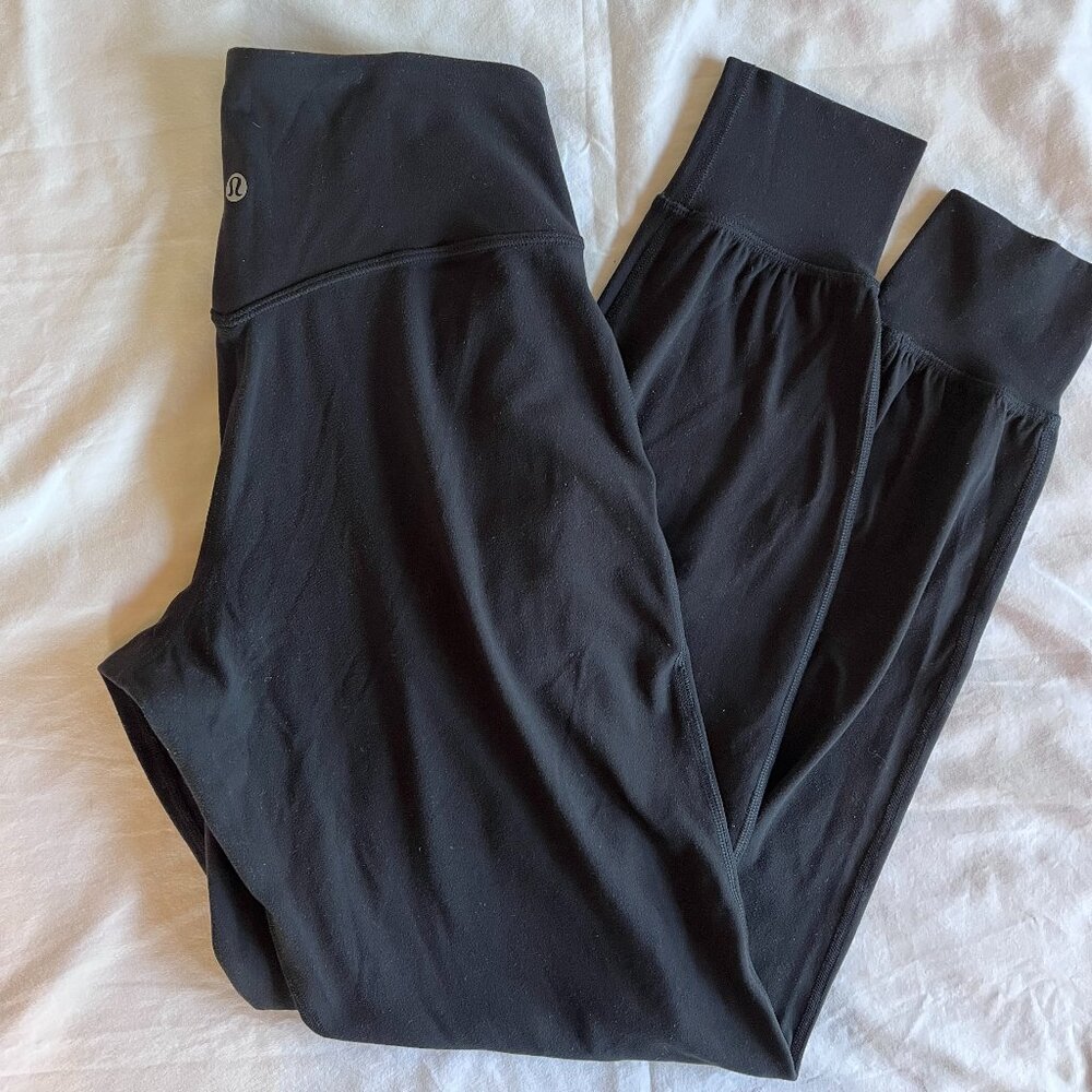 Black Lululemon Align Joggers size 2 inseam 28"
